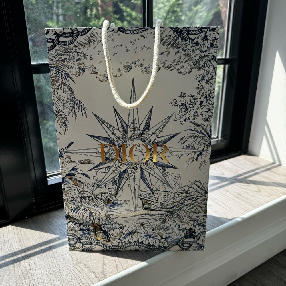 Dior Designer Shopping Bag Limited Edition - Picture 3 of 10